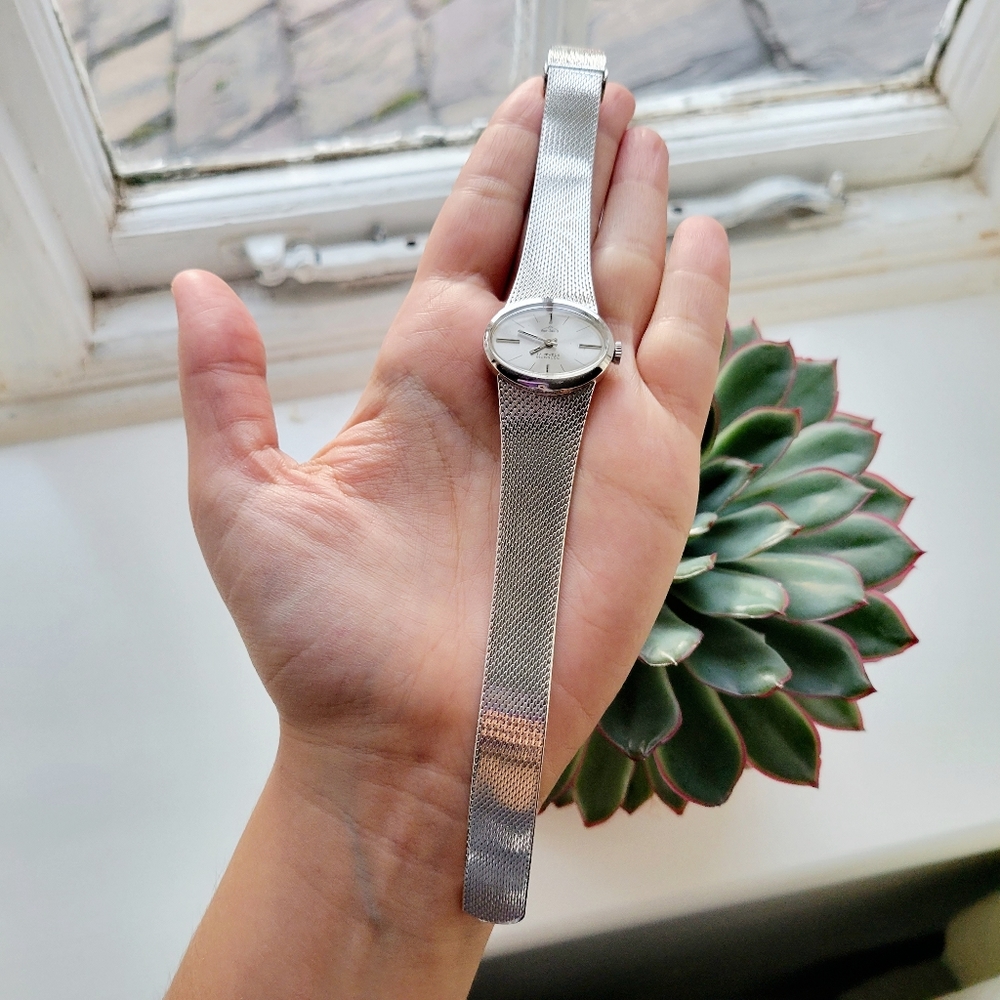 Swiss Mondaine 17 Jewels Silver Watch - Picture 10 of 13